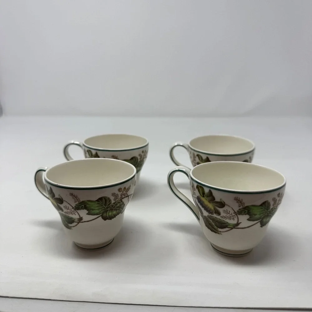 Wedgwood of Etruria Barlaston Surrey Teacups Set of 4 Floral Botanical